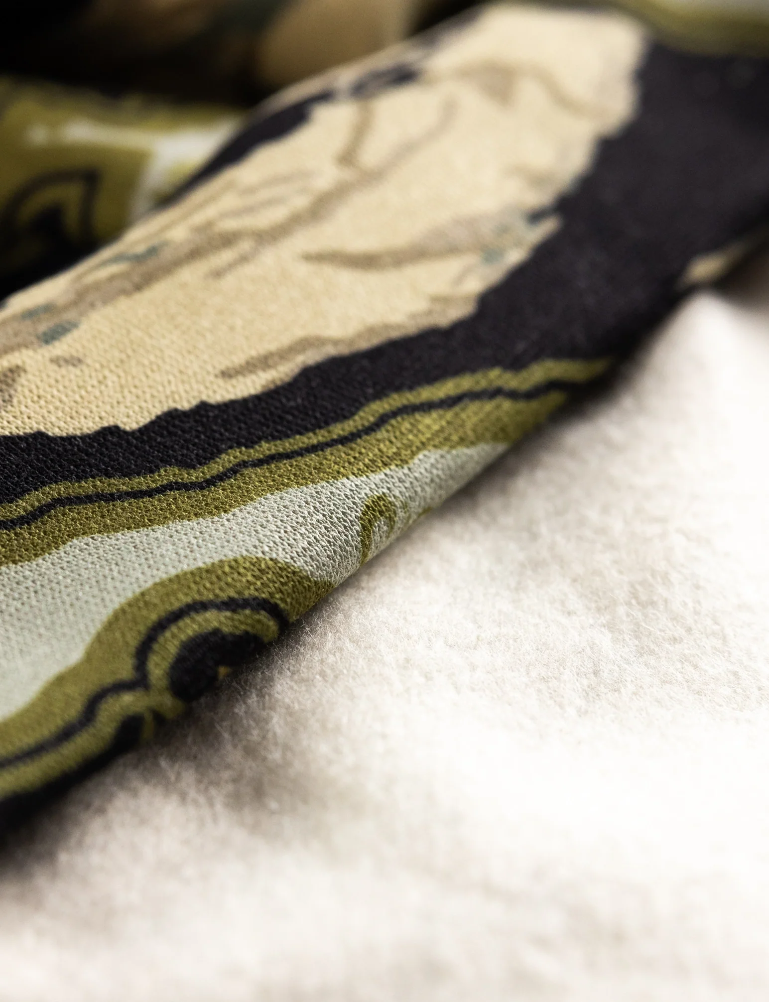 RAPTOR 100 KILO FLEECE HOODIE - Image 14