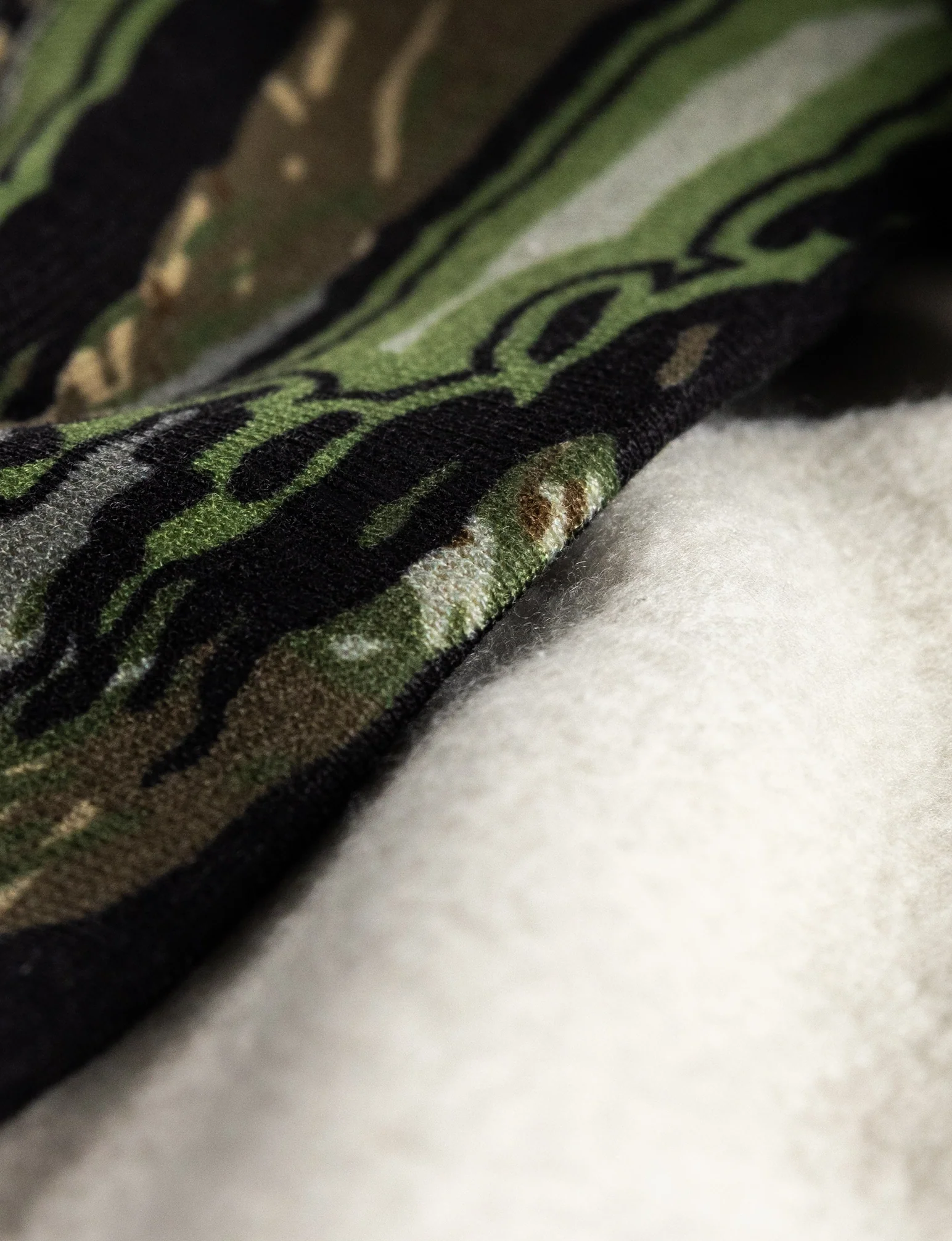 RAPTOR 100 KILO FLEECE HOODIE - Image 8